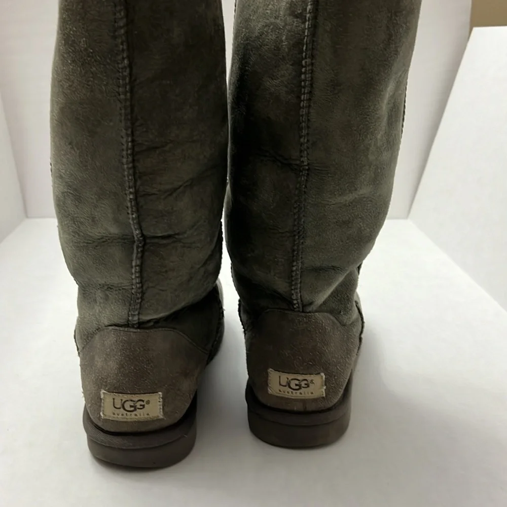 UGG By Australia size 9